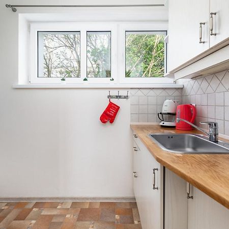Marynarzy Okretow Pogranicza Apartments By Noclegi Renters Kołobrzeg Kültér fotó