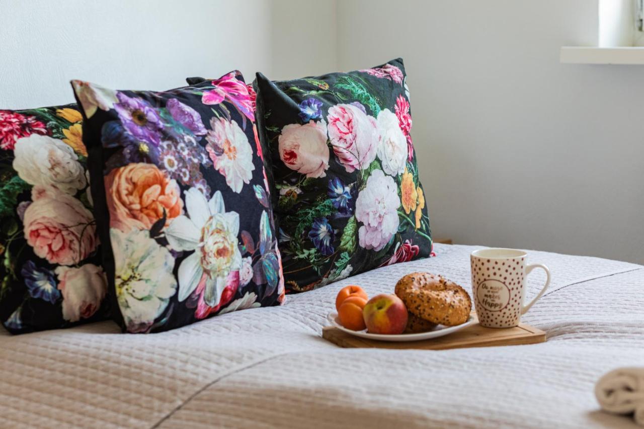 Marynarzy Okretow Pogranicza Apartments By Noclegi Renters Kołobrzeg Kültér fotó