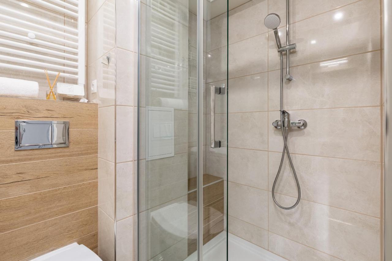 Marynarzy Okretow Pogranicza Apartments By Noclegi Renters Kołobrzeg Kültér fotó