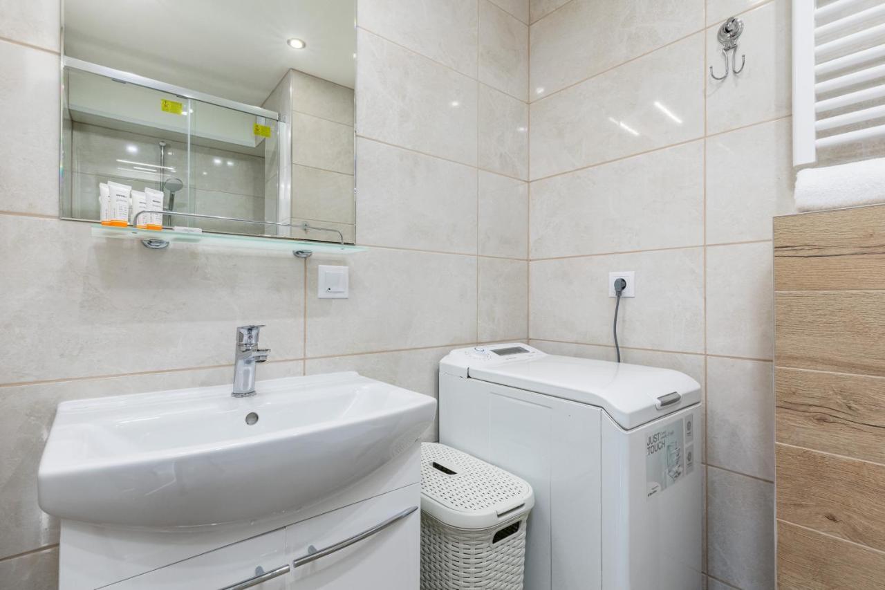 Marynarzy Okretow Pogranicza Apartments By Noclegi Renters Kołobrzeg Kültér fotó
